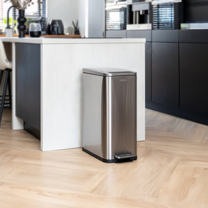 Deleca Prullenbak Prestige - 50 Liter - Smal - RVS Vuilnisbak / Afvalemmer / Pedaalemmer - Met Voetpedaal en Slow Close - Mat Zilver