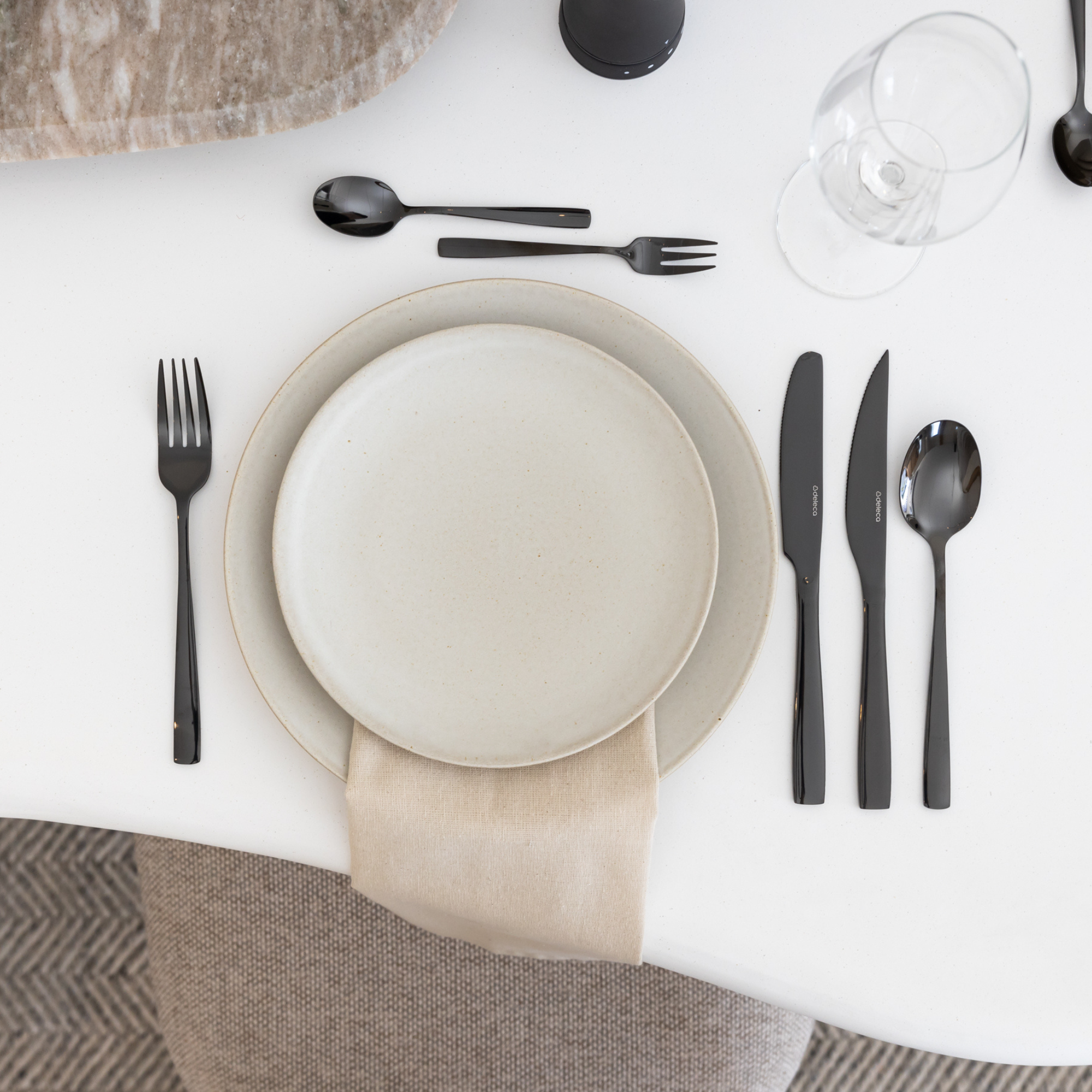 Bestekset Essential - 8 Personen / Zwart 18.0 Edelstaal